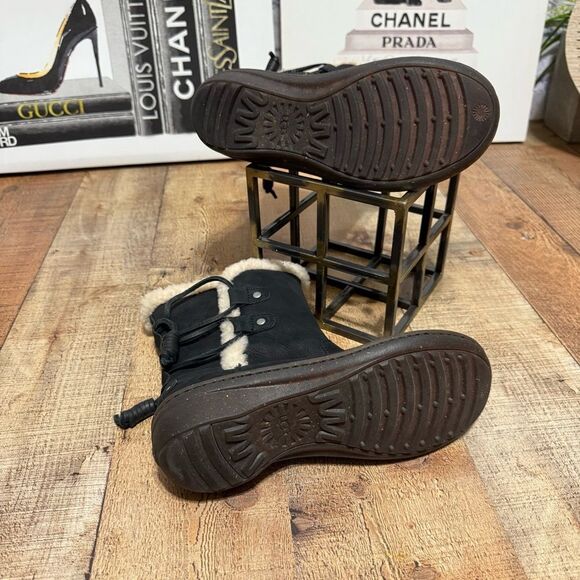 UGG Women's 1007760 Akadia Stout / Black Winter Booties Lace Up Boots Leather 7 - Picture 7 of 11